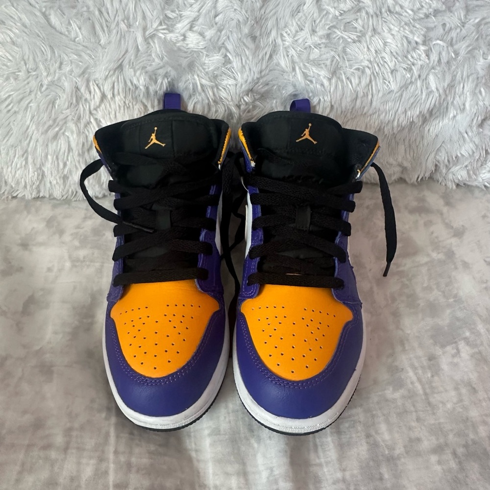 Air Jordan 1 Mid ‘Lakers’